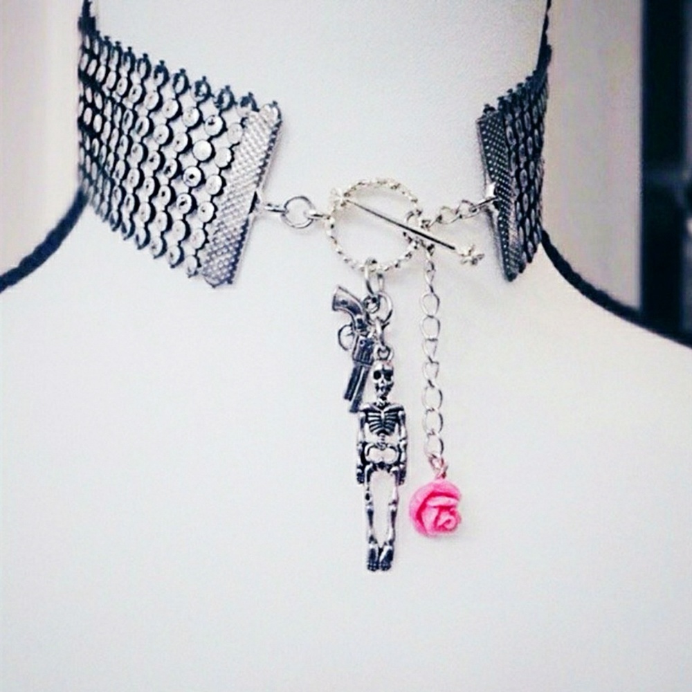 💎NEW💎 Pistol Studded O-Ring Charm Choker